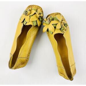 SOCOFY Women's Casual Soft Leather Flower Slip On Moccasin Shoes Floral Funky MO